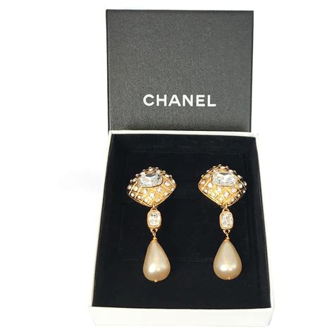 boucles d'oreilles chanel strass|Boucles d'oreilles pendantes .